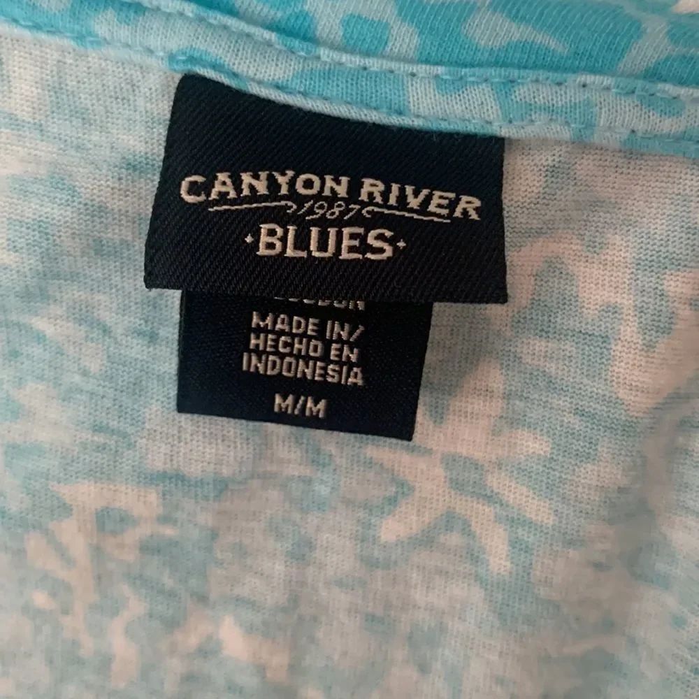 3for$20 blouse medium  - Picture 3 of 4